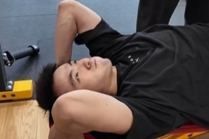 此前遭遇大腿拉伤！赵继伟晒训练视频：康复中 回归倒计时